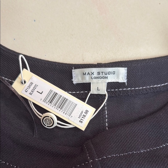 NWT Max Studio London Ladies’ L Black Long Sleeve Top - Picture 2 of 7